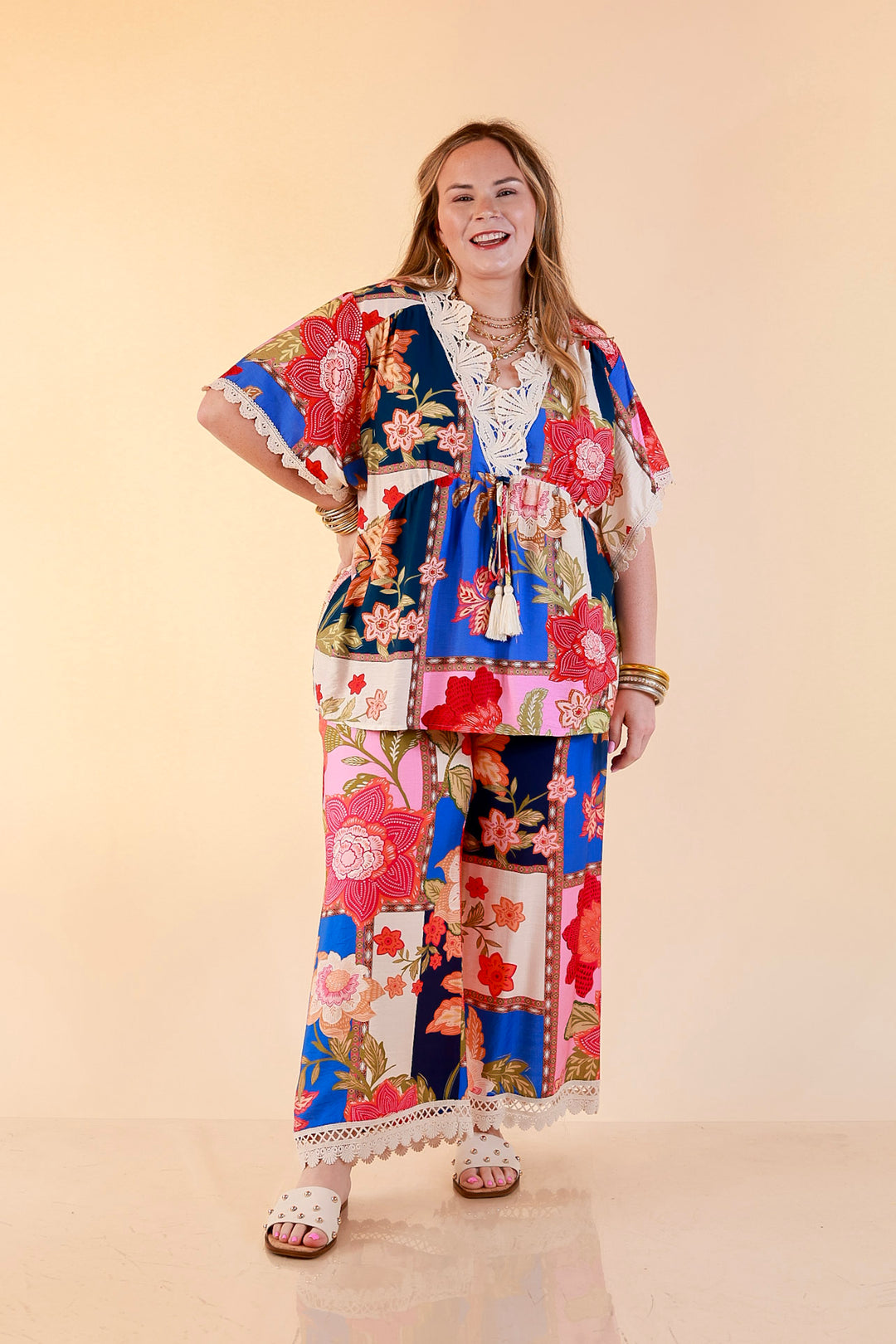 Patchwork Charm Floral Patchwork Print Print Lace Detail Short Sleeve Top in Blue Mix