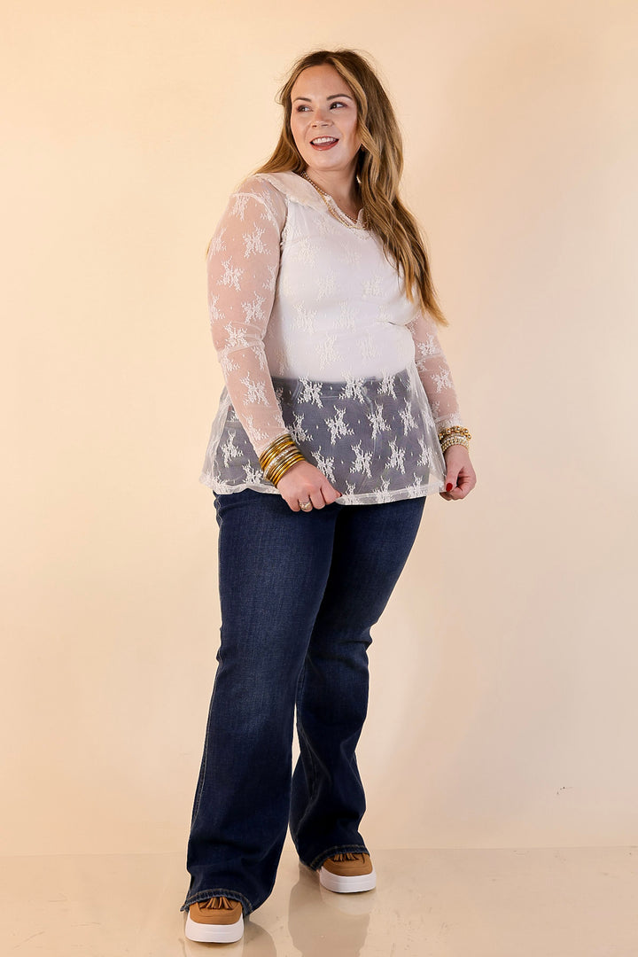 Pretty and Poised Floral Print Lace Top with Ruffle Peter Pan Collar in Ivory