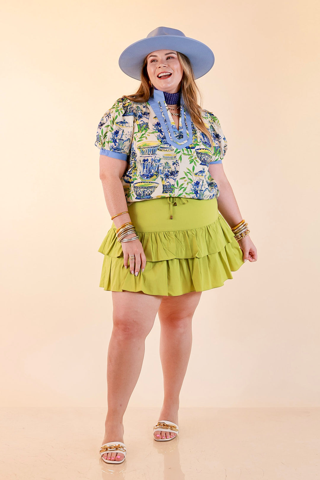 Coast is Clear Vase Print Contrast Trim Top with Puff Sleeves in Blue Multi