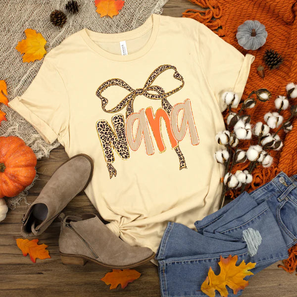 Online Exclusive | Grandma Nickname Leopard Bow Short Sleeve Graphic Tee in Cream