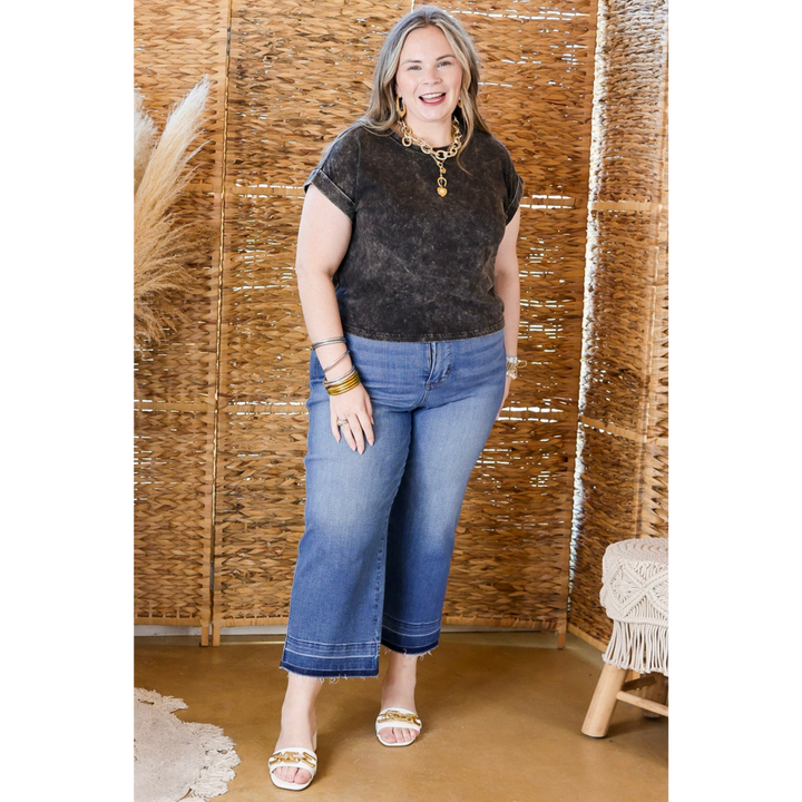 Easy Chic Short Sleeve Cropped Tee in Ash Black