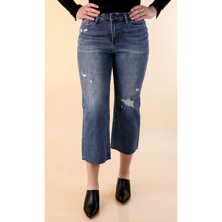Judy Blue | Everyday Edge Cropped Wide Leg Jeans in Medium Wash