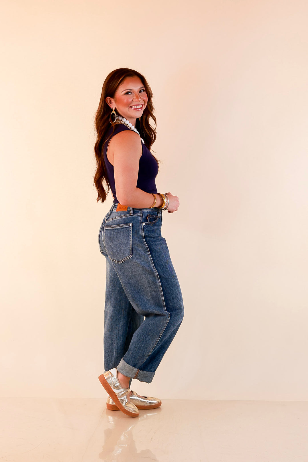 The Everyday Tank Scoop Neck Sleeveless Seamless Crop Tank Top with Built in Bra in Navy Blue