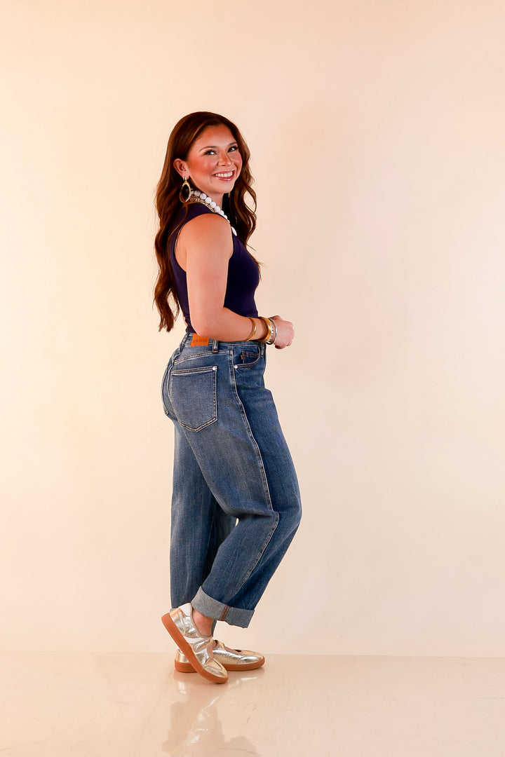 The Everyday Tank Scoop Neck Sleeveless Seamless Crop Tank Top with Built in Bra in Navy Blue
