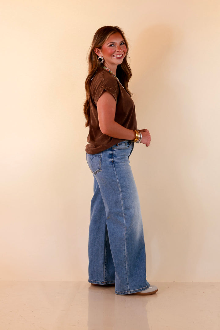 Chic Made Easy Short Sleeve Shirt in Chocolate Brown