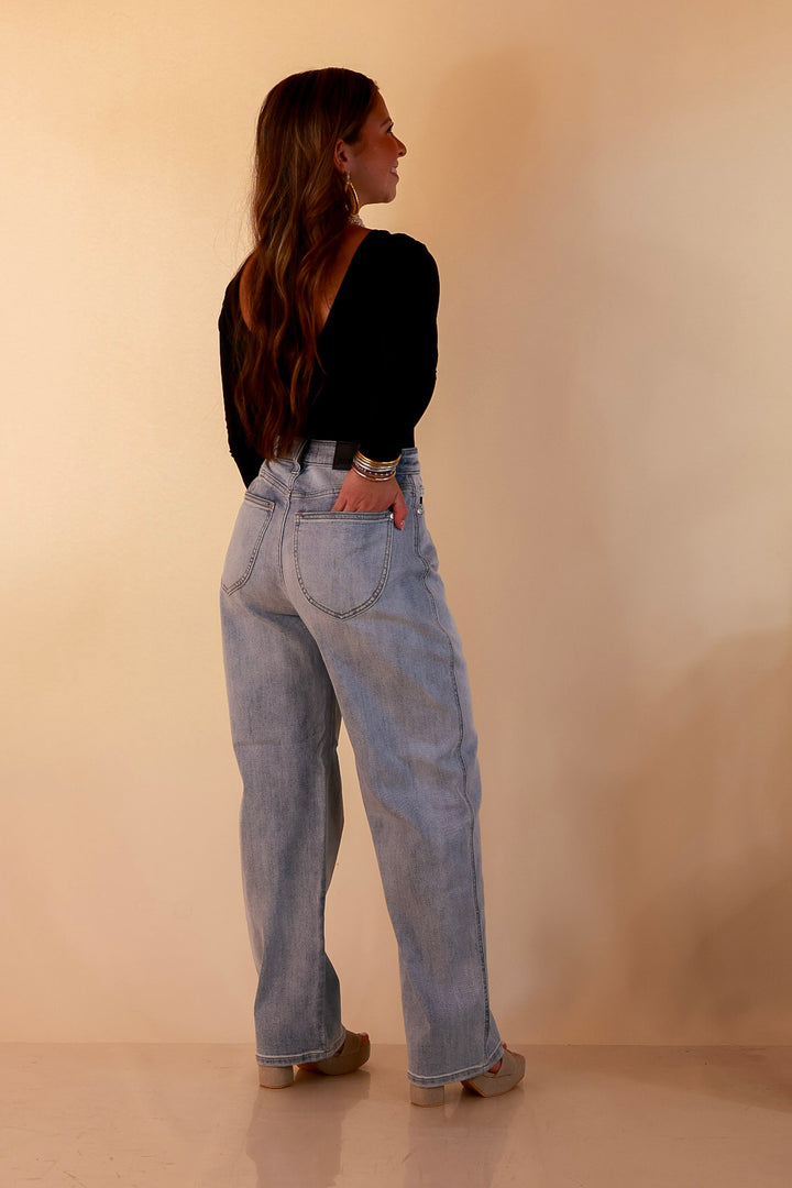 Judy Blue | Ahead of the Curve Marlow Arc Relaxed Wide Leg Barrel Jeans in Light Vintage Wash