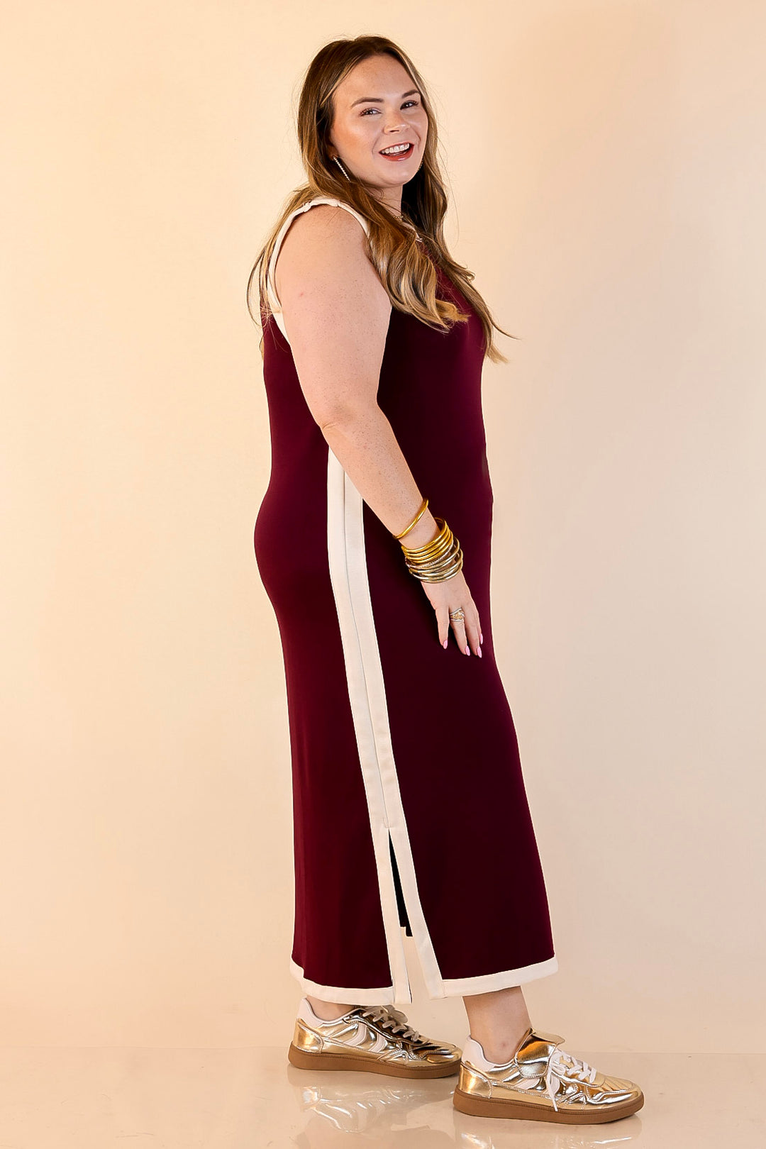 Chic Direction Solid Sleeveless Knit Midi Dress with Ivory Trim in Maroon