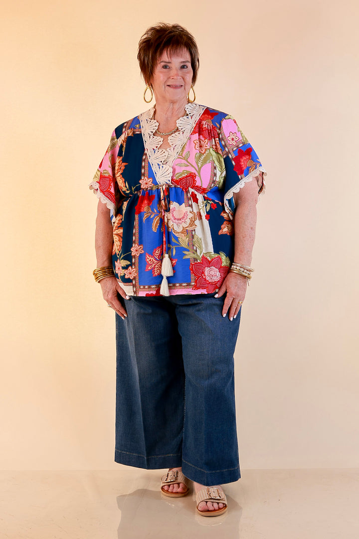 Patchwork Charm Floral Patchwork Print Print Lace Detail Short Sleeve Top in Blue Mix