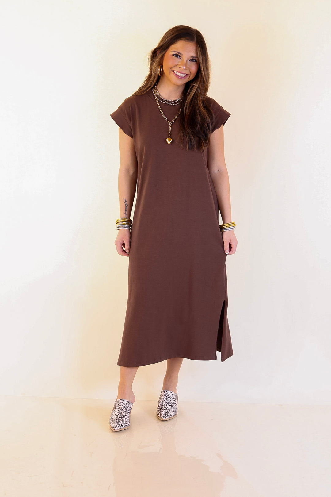 Effortlessly Lovely Short Sleeve Midi Tee Shirt Dress in Chocolate Brown