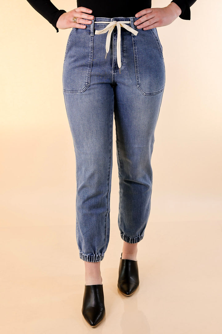 Judy Blue | Relaxed Revival Denim Jogger in Medium Wash