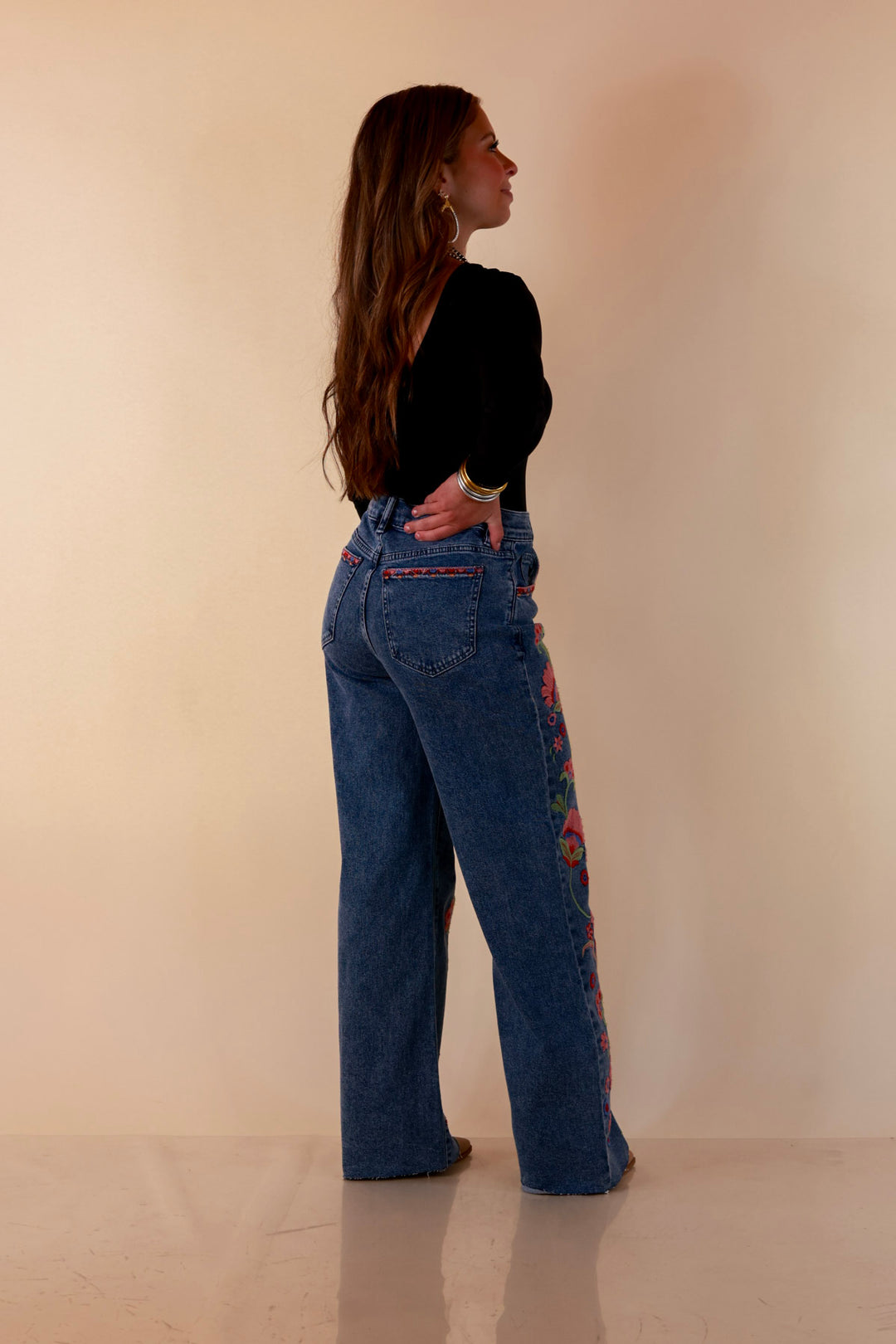 Artfully Yours Straight Leg Raw Hem Embroidered Denim Jeans in Medium Wash