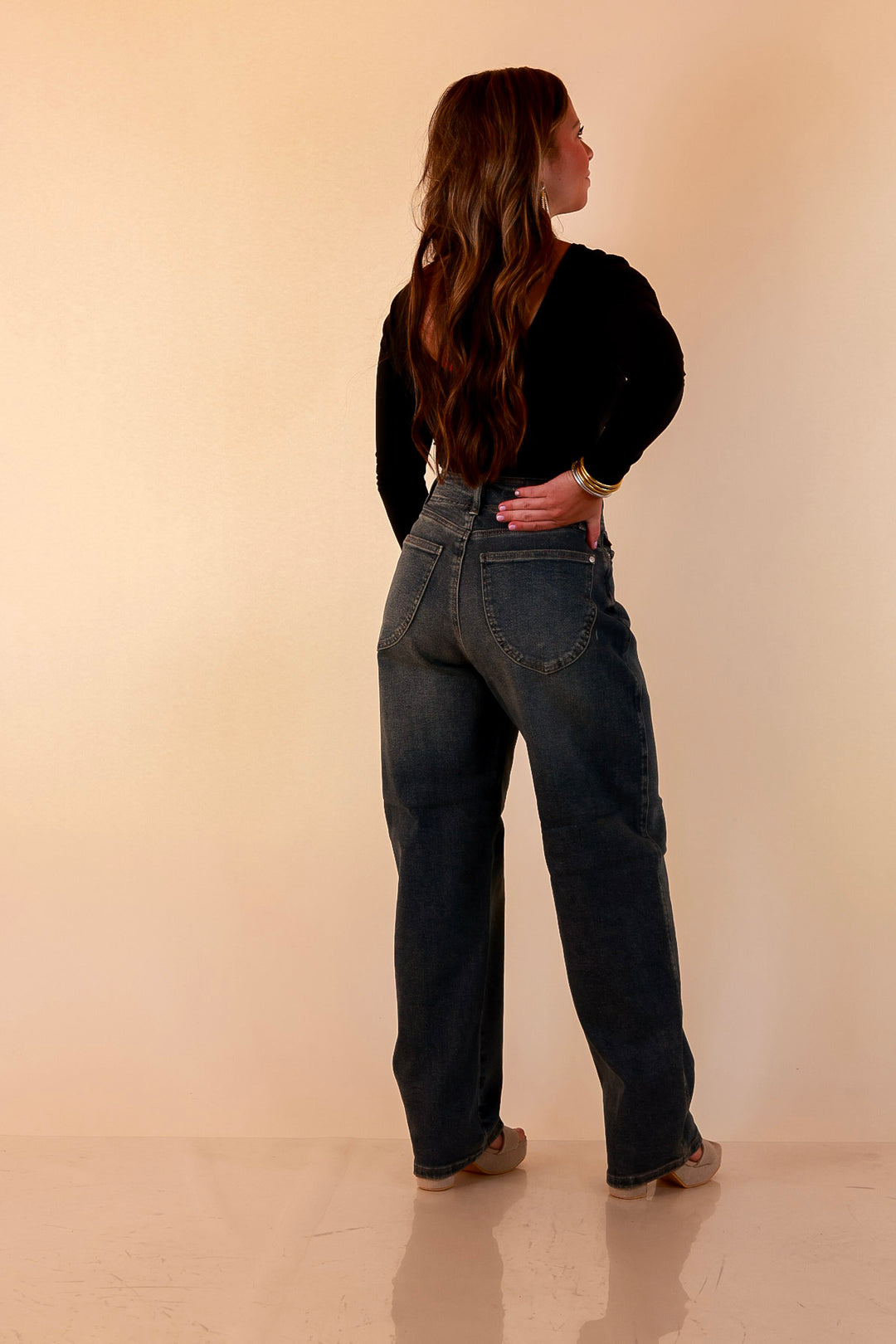 Judy Blue | Never Miss Marlow Arc Relaxed Wide Leg Barrel Jeans with Hollywood Waistband and Double Buttons in Vintage Dark Wash