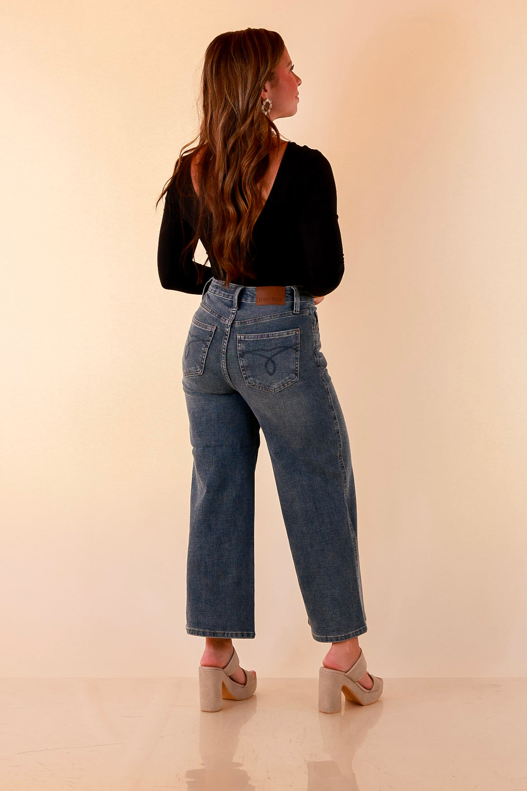 Judy Blue | Everyday Icon Cropped Wide Leg Denim Jeans in Medium Wash