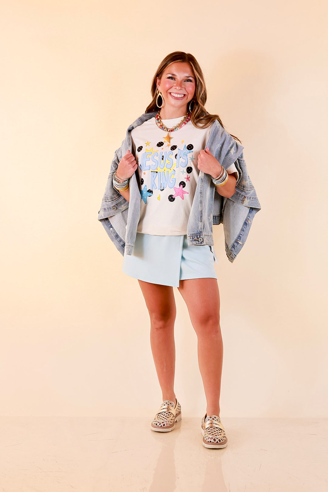 King of My Heart "Jesus is King" Polka Dot and Star Print Short Sleeve Graphic Tee in Natural