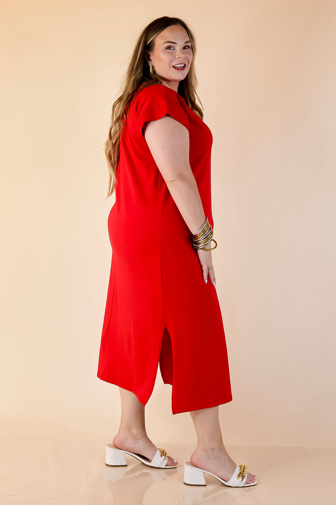 Effortlessly Lovely Short Sleeve Midi Tee Shirt Dress in Red