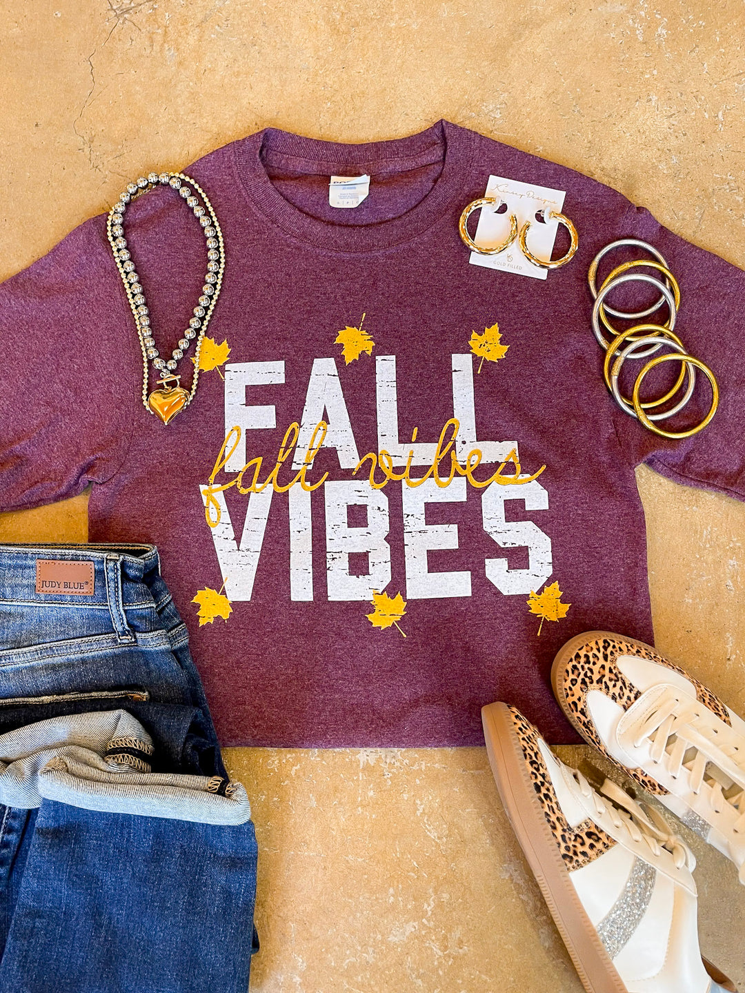 Autumn State of Mind Fall Vibes Short Sleeve Graphic Tee in Heathered Maroon