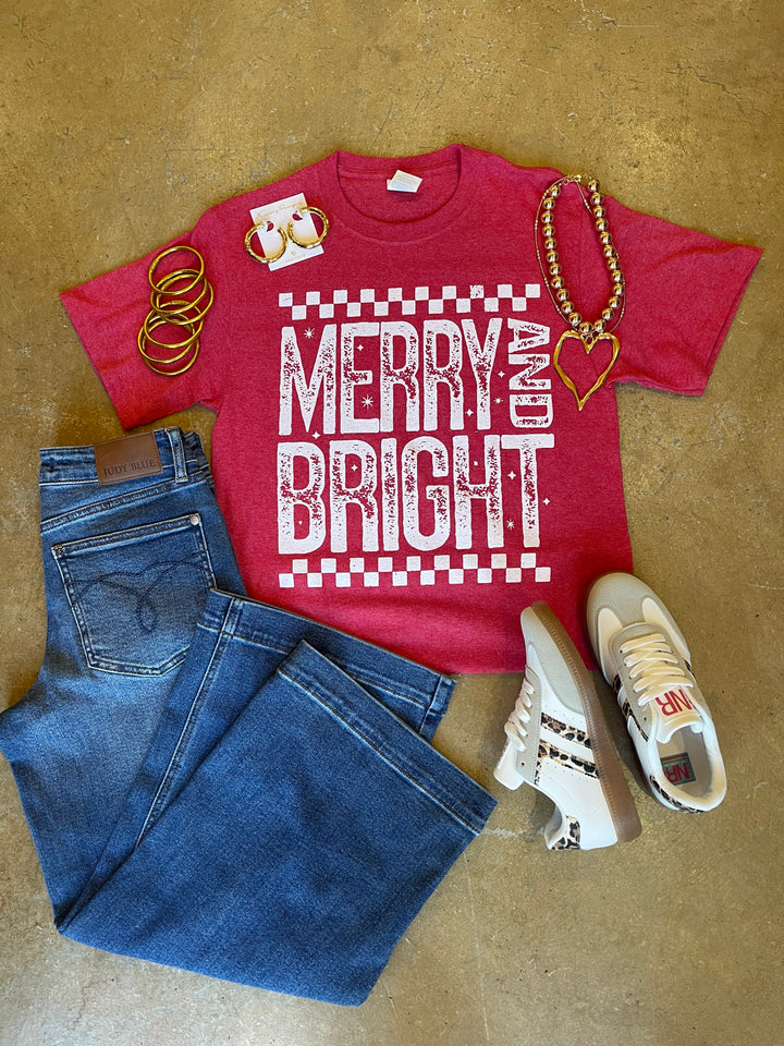 Merry and Bright Short Sleeve Graphic Tee in Heather Red