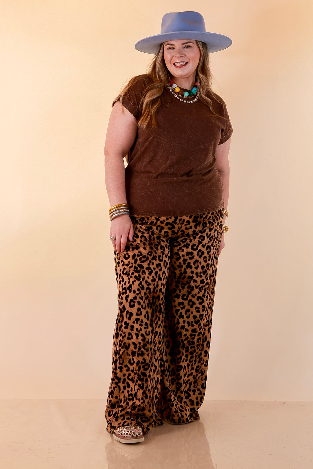 Chic Made Easy Short Sleeve Shirt in Chocolate Brown