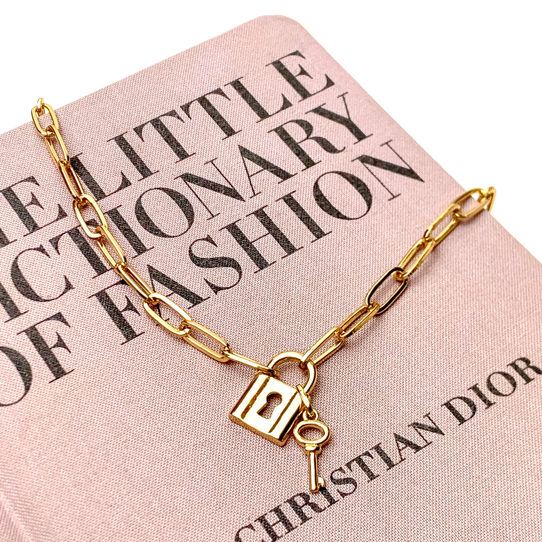 Oval Chain Link Necklace with Lock and Key Pendant in Gold - Giddy Up Glamour Boutique