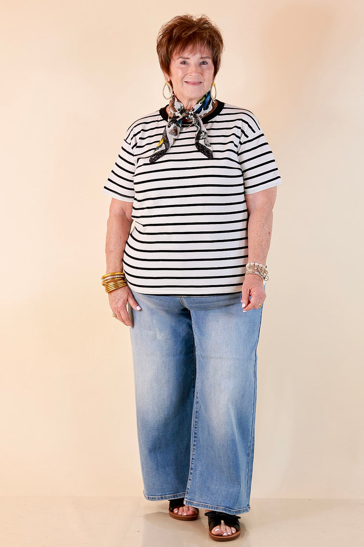 The Daily Stripe Scoop Neck Short Sleeve Striped Tee Top in Black