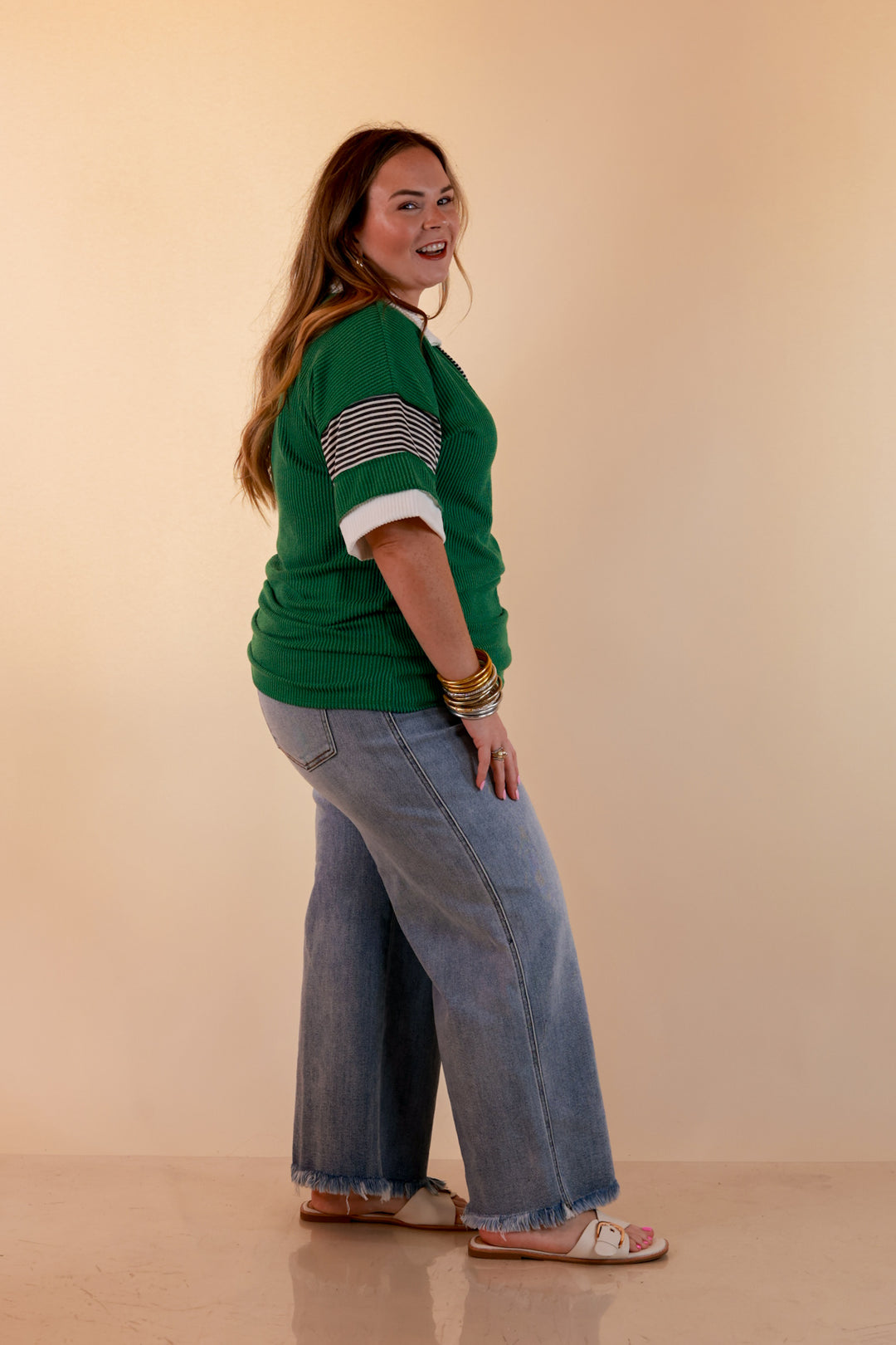 Chic by Design Ribbed Collared Top with Contrast Stripe Short Sleeves in Kelly Green