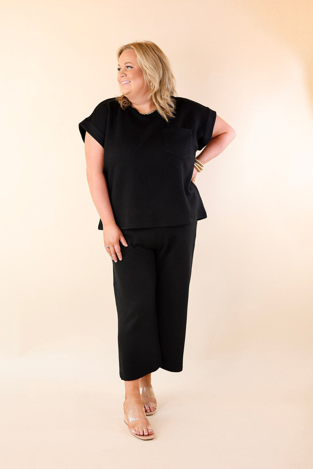 Glamour on the Go Textured Top with Pocket in Black - Giddy Up Glamour Boutique