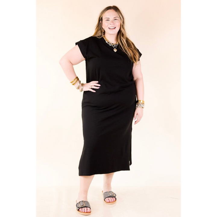 Effortlessly Lovely Short Sleeve Midi Tee Shirt Dress in Black