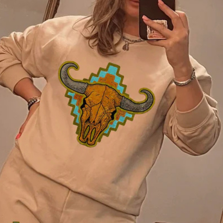 Online Exclusive | Southwestern Skull Graphic Sweatshirt in Beige Sand