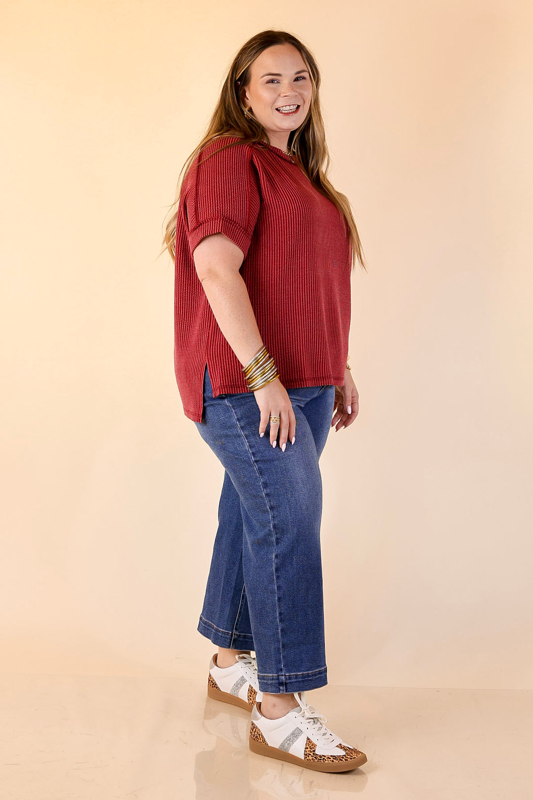 Daily Perfection Scoop Neck Short Sleeve Ribbed Top in Maroon