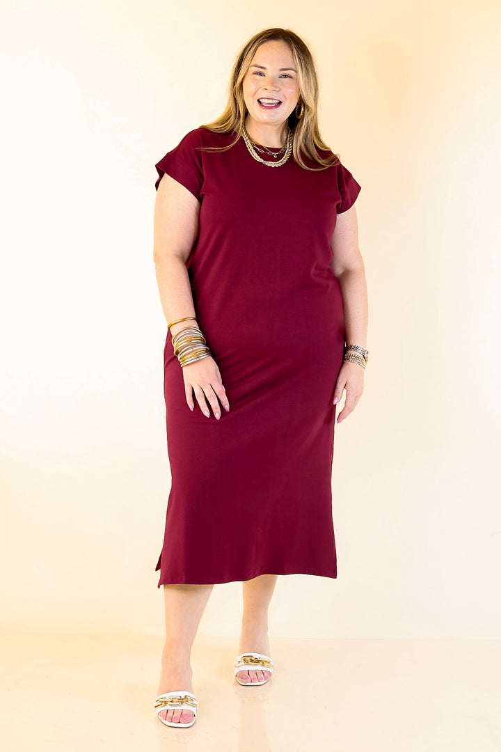 Effortlessly Lovely Short Sleeve Midi Tee Shirt Dress in Maroon