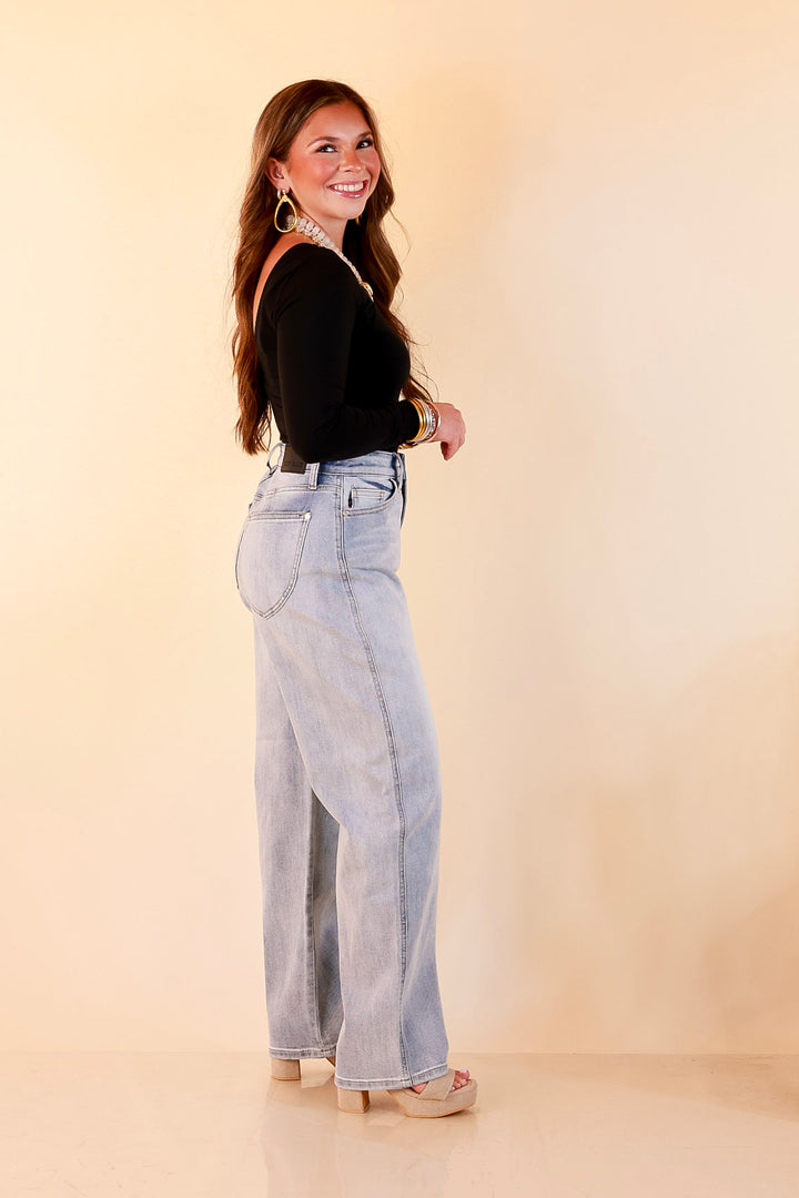 Judy Blue | Ahead of the Curve Marlow Arc Relaxed Wide Leg Barrel Jeans in Light Vintage Wash