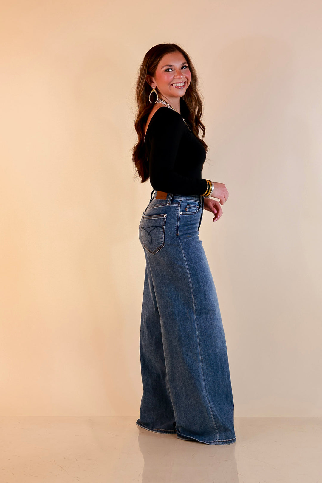 Judy Blue | Smooth Silhouette Wide Leg Palazzo Jeans in Medium Wash