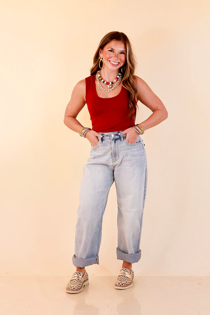 The Everyday Tank Scoop Neck Sleeveless Seamless Crop Tank Top with Built in Bra in Maroon