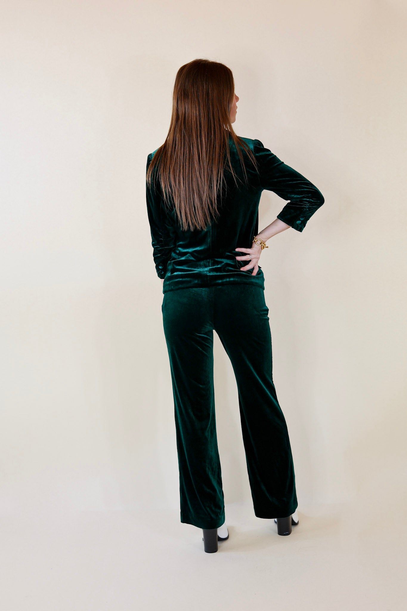 Chic Arrival 3/4 Sleeve Velvet Blazer in Green - Giddy Up Glamour Boutique