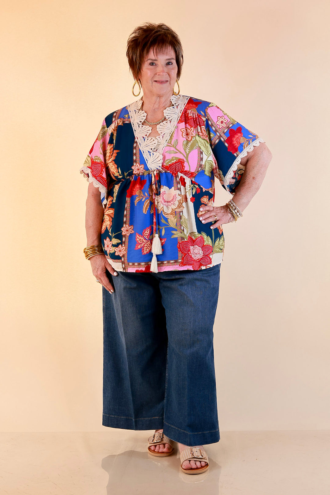 Patchwork Charm Floral Patchwork Print Print Lace Detail Short Sleeve Top in Blue Mix