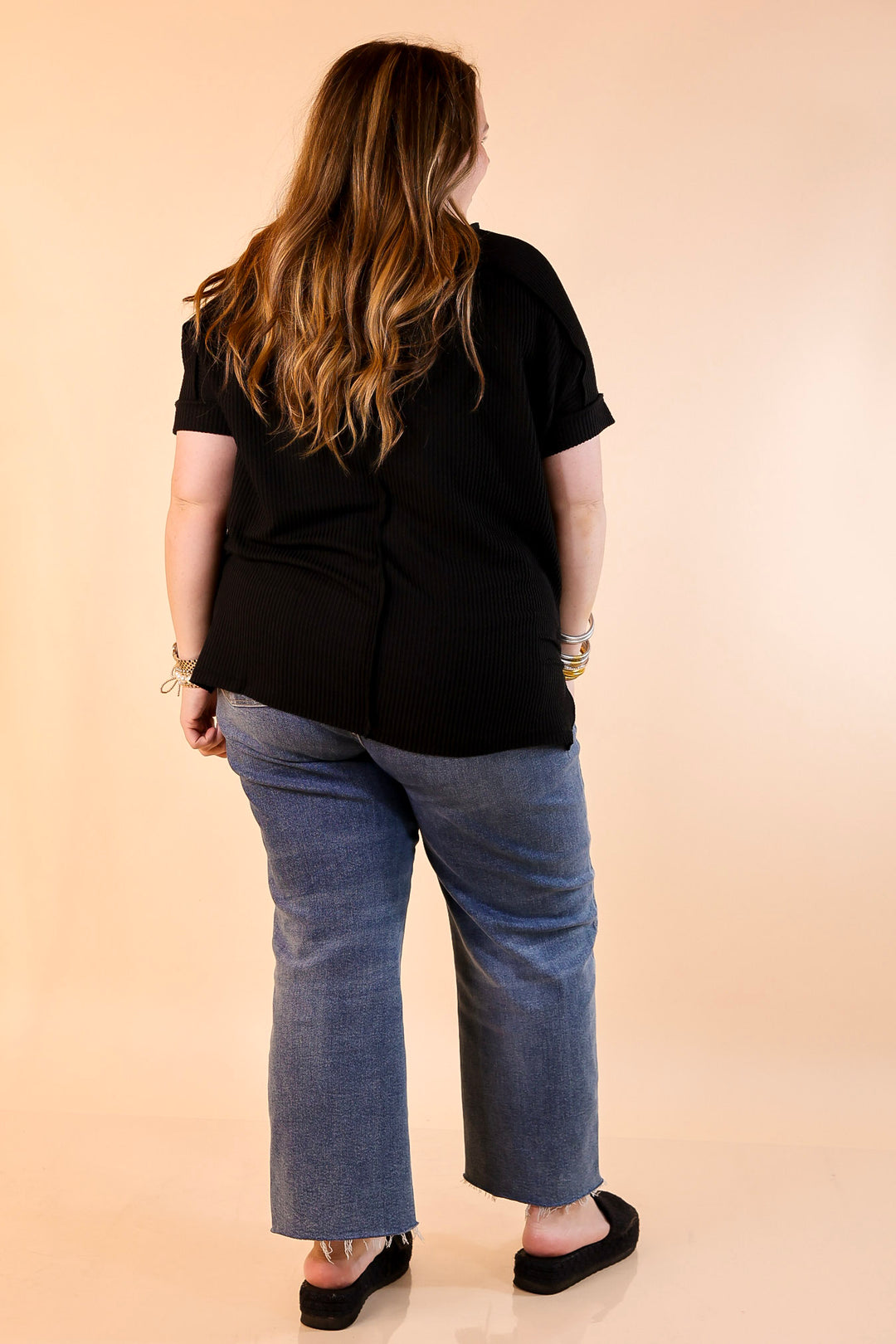 Daily Perfection Short Sleeve V Neck Top in Black