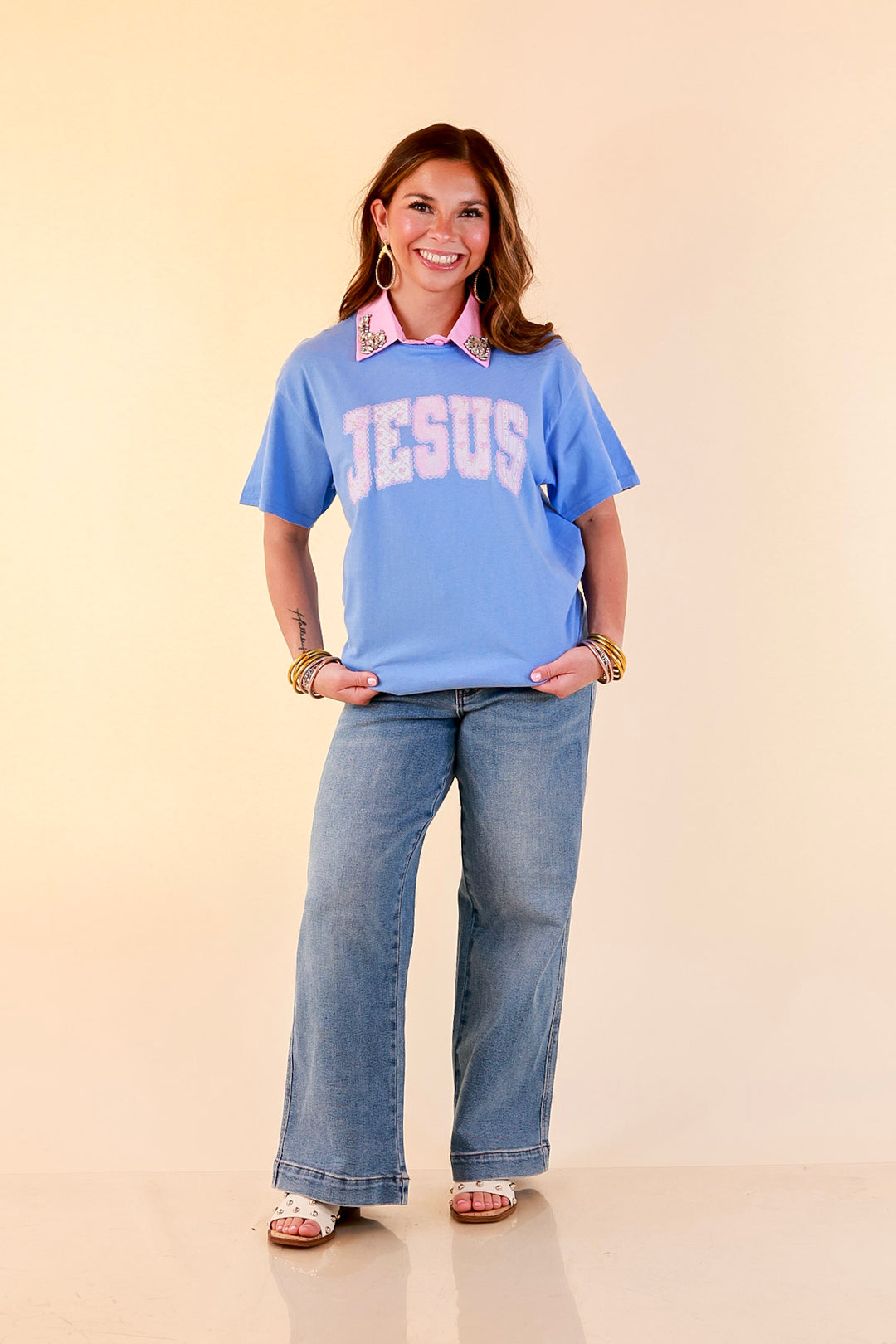 Faith in Full Bloom "Jesus" Print Short Sleeve Graphic Tee in Periwinkle Blue
