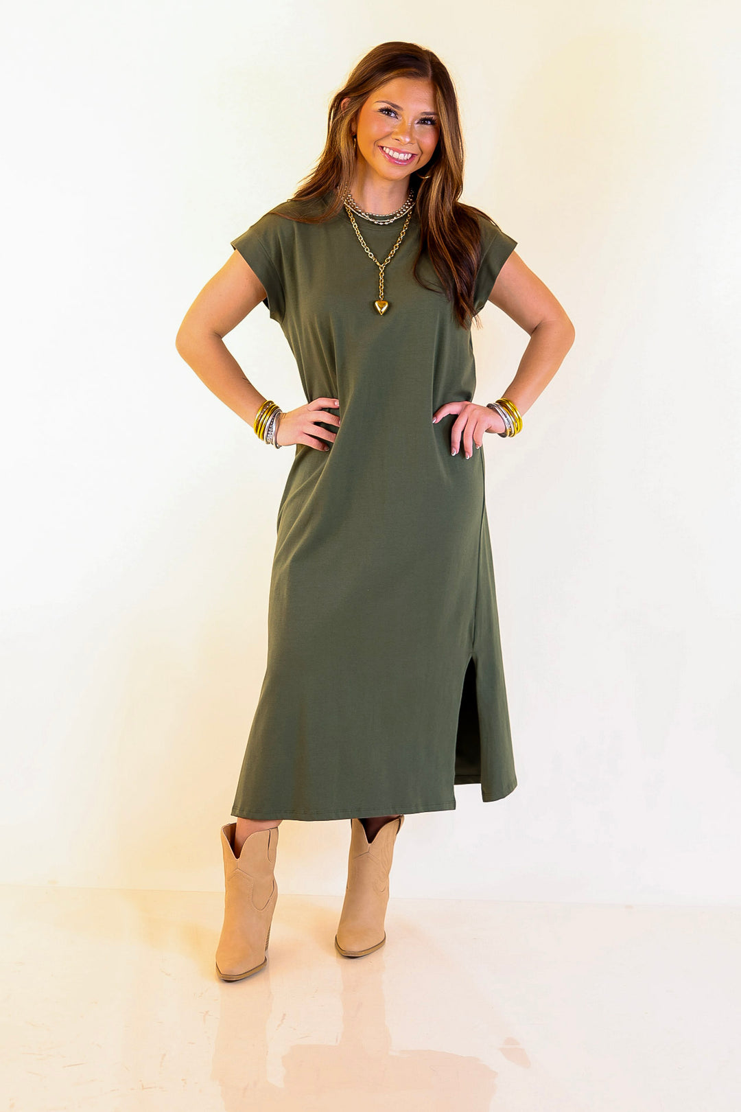 Effortlessly Lovely Short Sleeve Midi Tee Shirt Dress in Olive Green