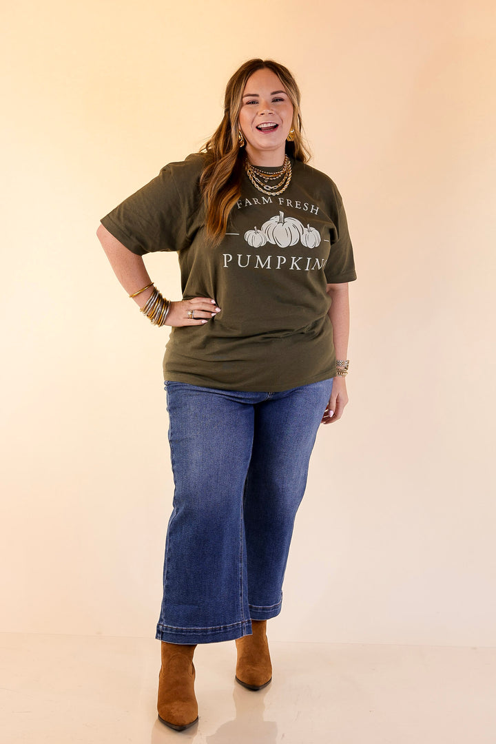 Farm Fresh Pumpkins Short Sleeve Graphic Tee in Dark Olive Green