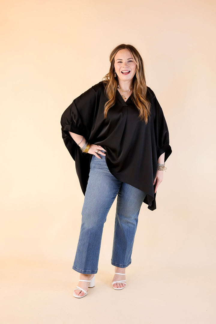 SPANX | EveryWear Kick Flare Crop Denim Jeans in Vintage Indigo (Medium Wash)