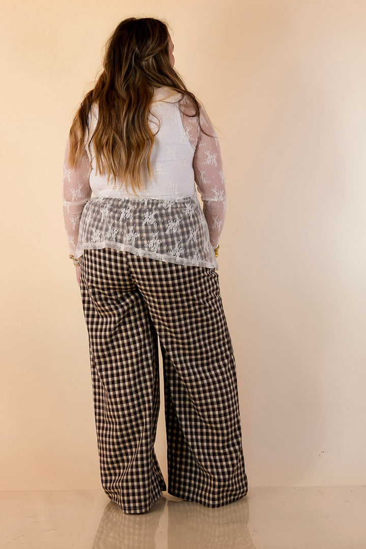 Pretty and Poised Floral Print Lace Top with Ruffle Peter Pan Collar in Ivory