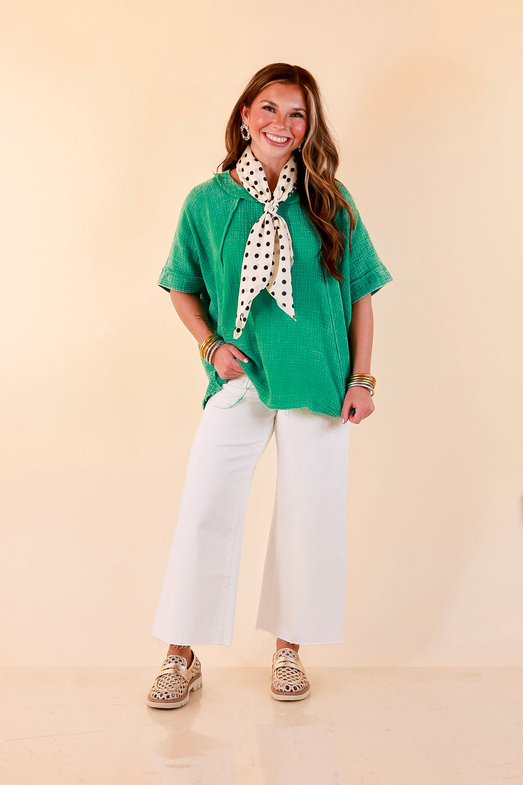 Everyday Ease Short Sleeve Linen Top with Raw Hem Edges in Kelly Green