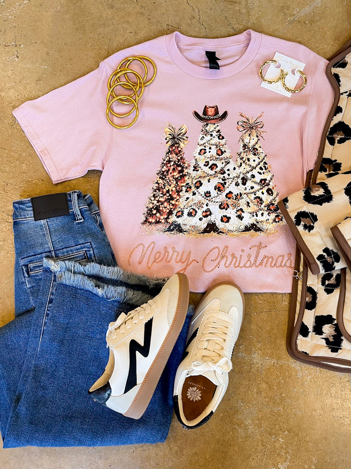 Howdy Holidays Christmas Short Sleeve Graphic Tee in Pink