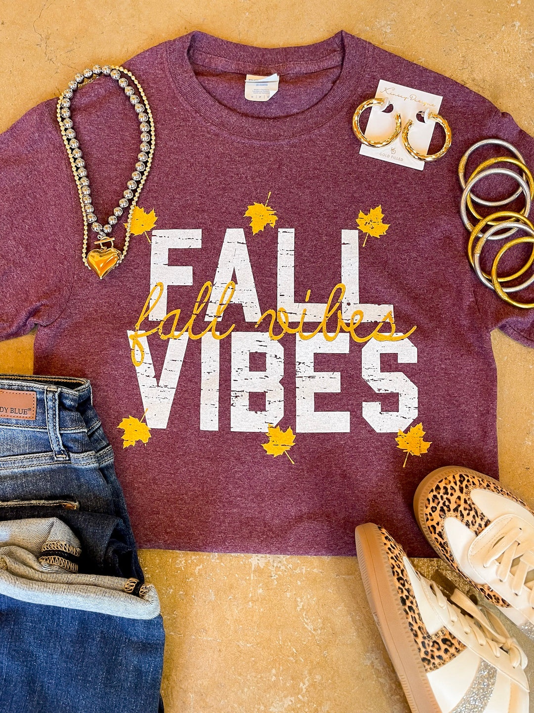 Autumn State of Mind Fall Vibes Short Sleeve Graphic Tee in Heathered Maroon