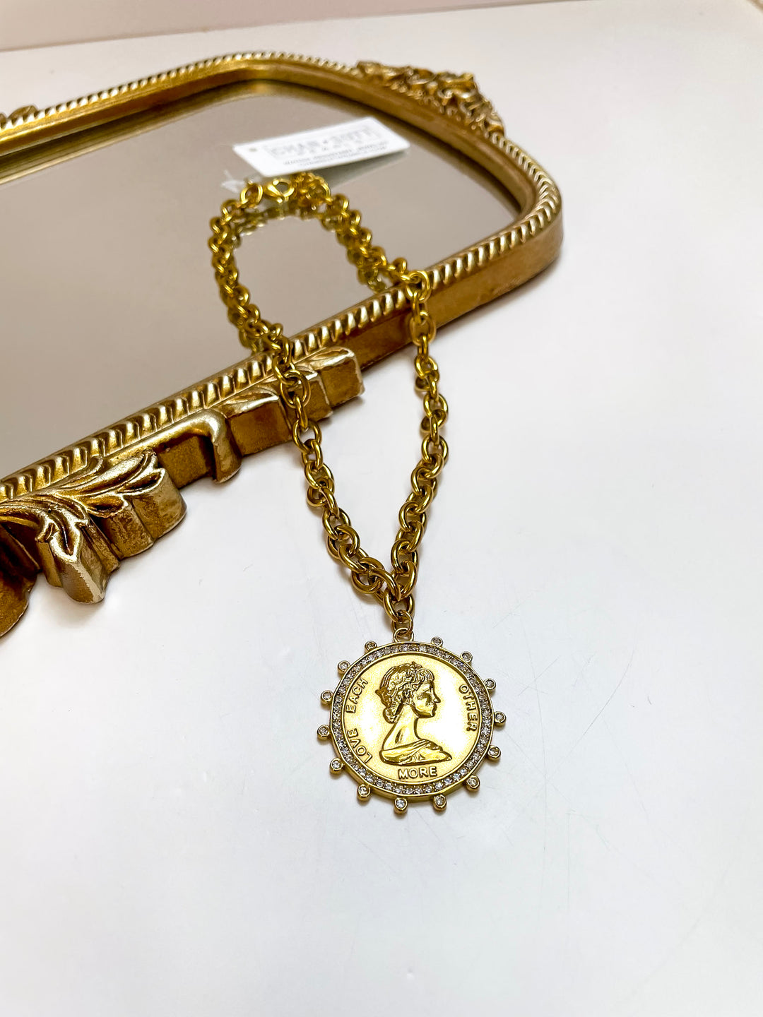 CHANSUTT PEARLS | Coin Short Chain Necklace in Gold