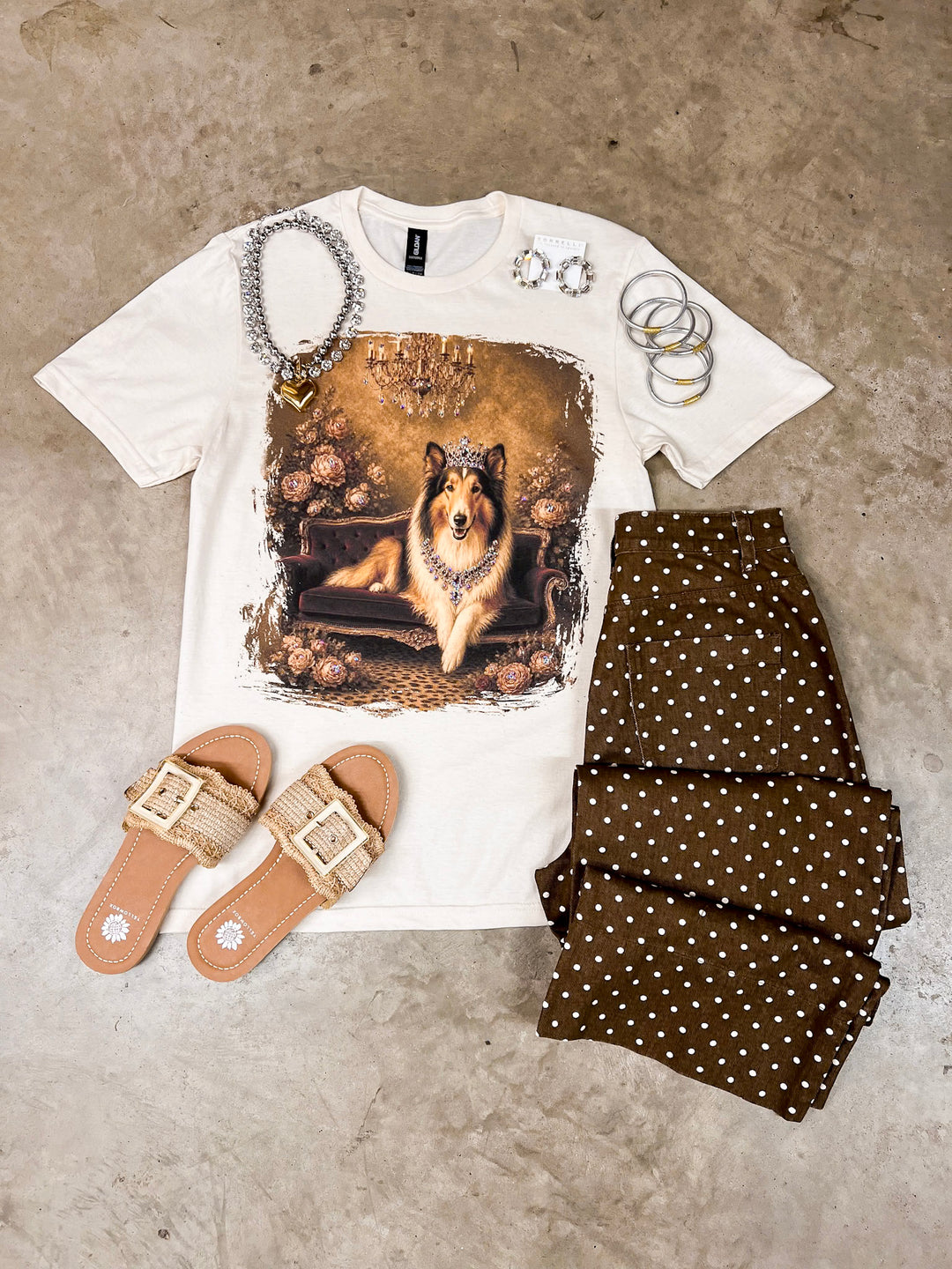 Her Majesty the Queen Glam Collie Dog Printed Short Sleeve Graphic Tee with Crystals in Cream