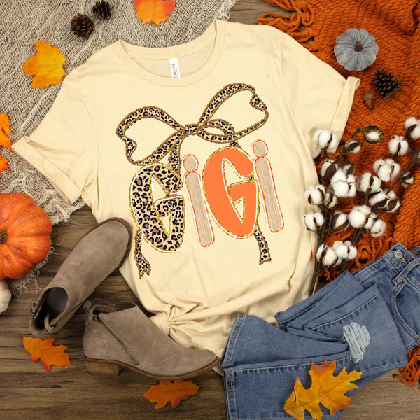 Online Exclusive | Grandma Nickname Leopard Bow Short Sleeve Graphic Tee in Cream