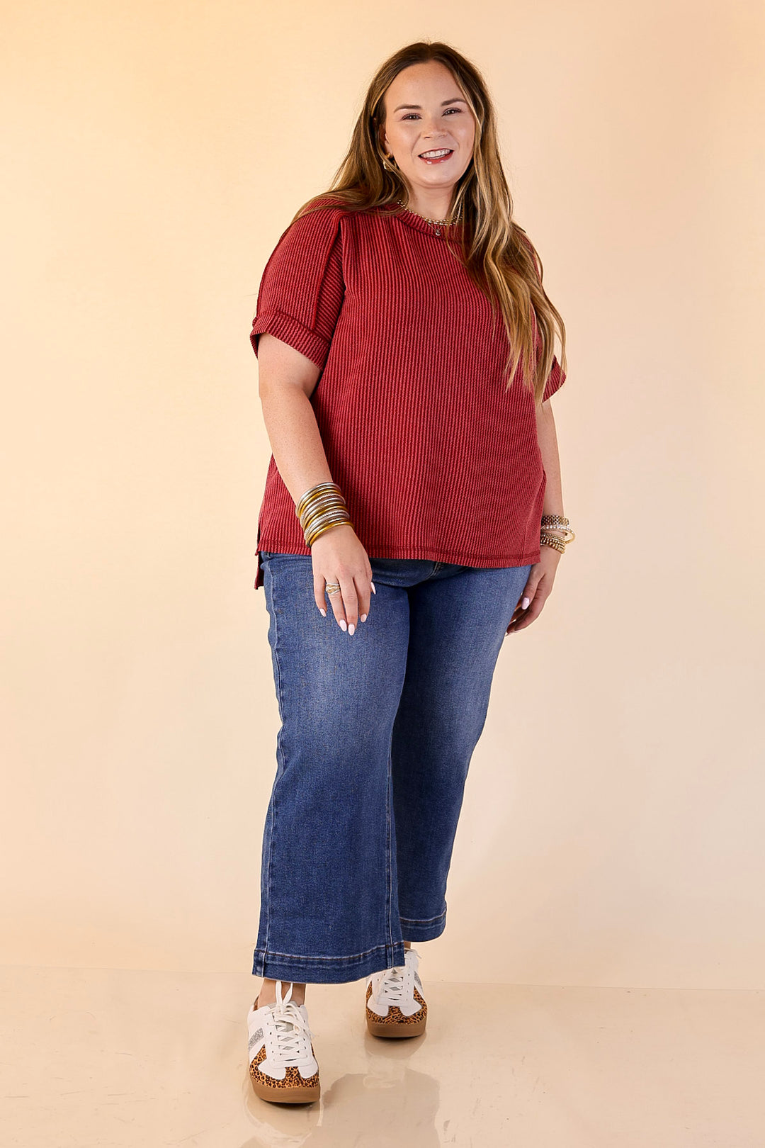 Daily Perfection Scoop Neck Short Sleeve Ribbed Top in Maroon