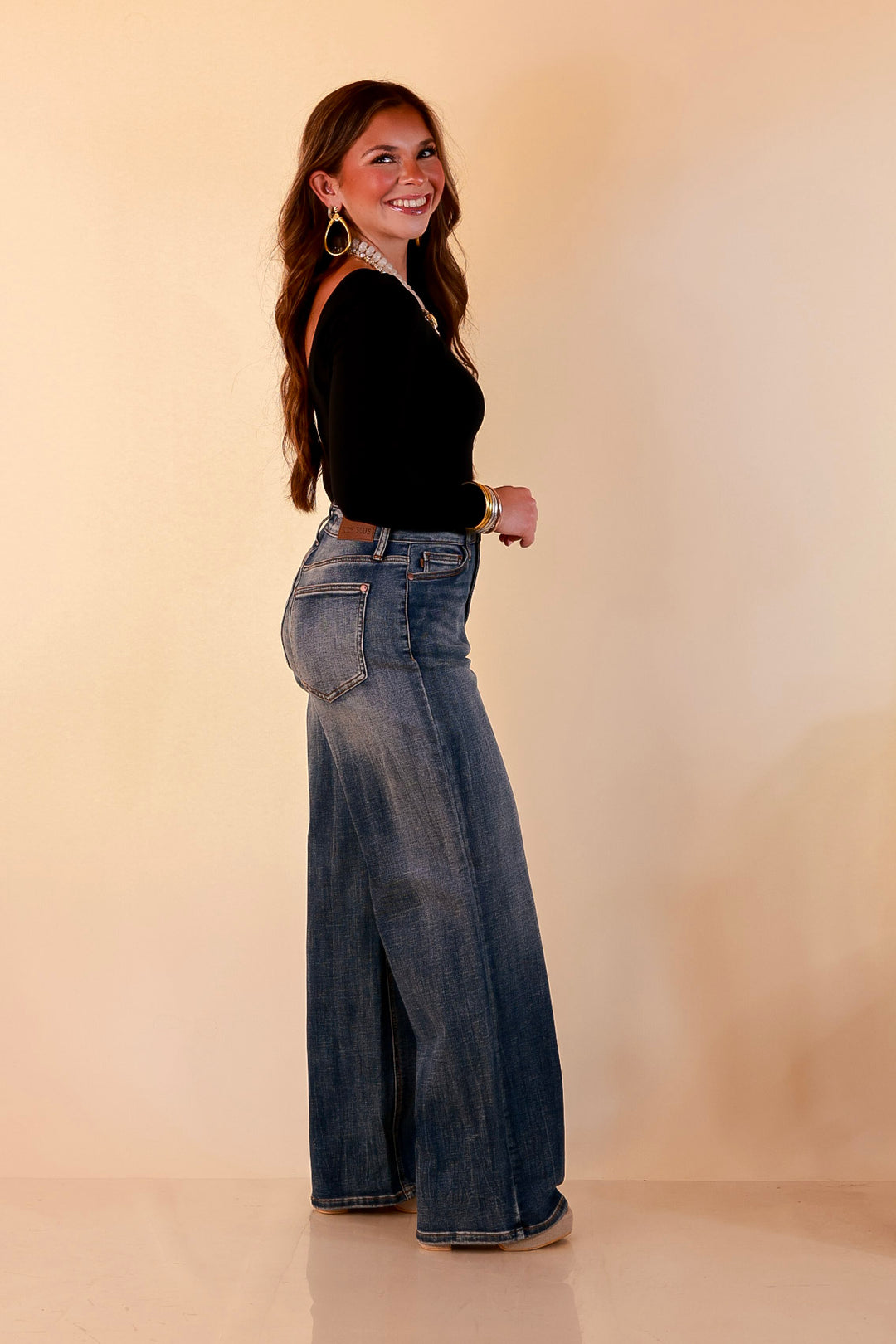 Judy Blue | Blue Jean State of Mind Baggy Vintage Wide Straight Leg Wilhelmina Jeans in Medium Vintage Wash