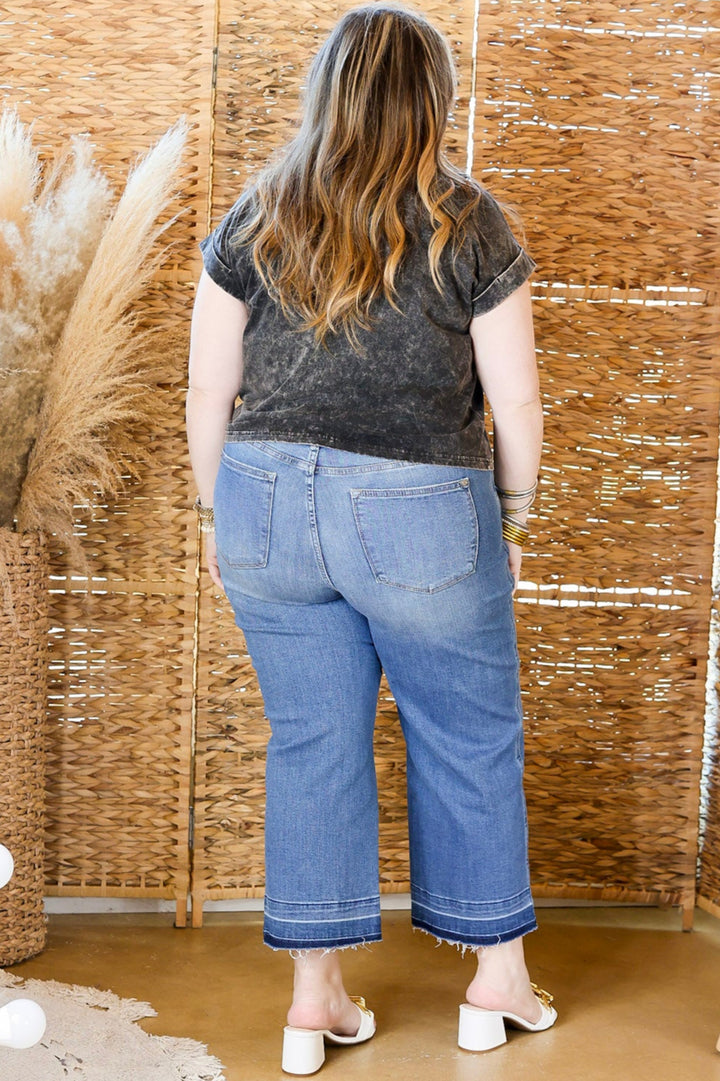 Easy Chic Short Sleeve Cropped Tee in Ash Black